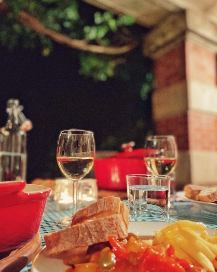 Petit Chateau Le Piot Bed & Breakfast Fleurance Dış mekan fotoğraf
